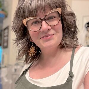 Meet your Posher, Mrs. Amy